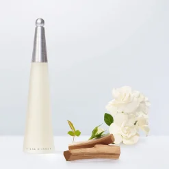L'Eau D'Issey L'Eau D'Issey><noscript><img width=